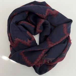 Aritzia classic Wilfred blanket diamond mosaic scarf - reversable